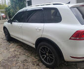Volkswagen Touareg 2010–2018 Logu vēja deflektori ar hromētu līsti (4 gab., Niken) foto 1