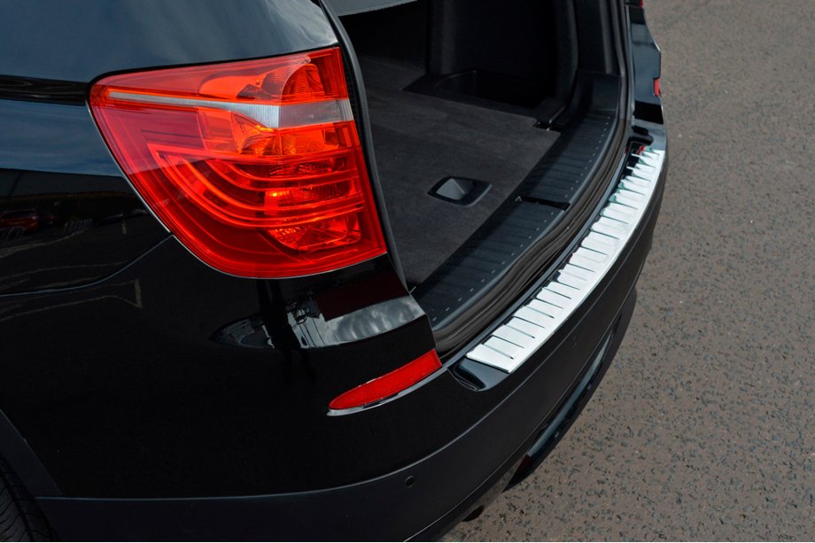 BMW X3 F25 2011–2018 Nerūsējošā tērauda aizmugurējā bampera uzlika OmsaLine (spīdīga, nerūsējošais tērauds) Image