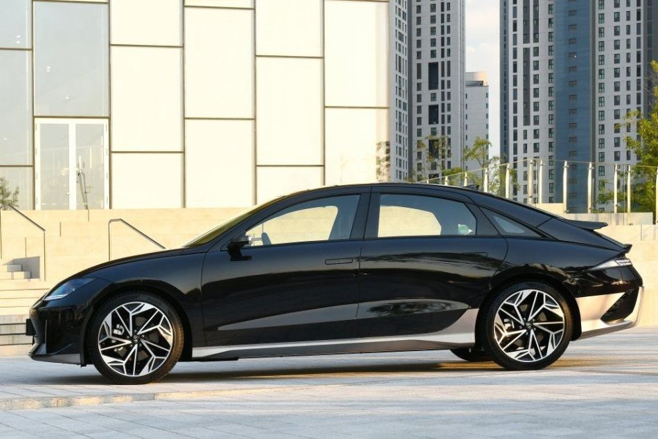 Elektriskais sedans Hyundai IONIQ 6
