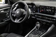 Alfa Romeo Tonale krosovera apskats foto 6