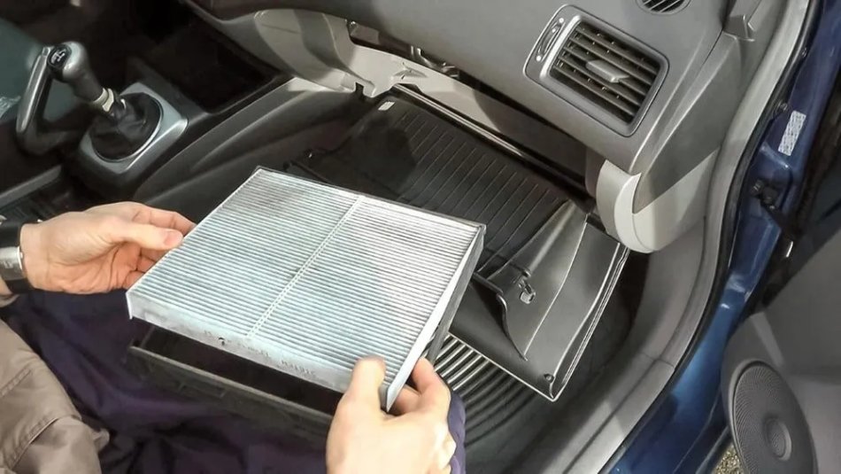 Kad jāmaina automašīnas salona filtrs?