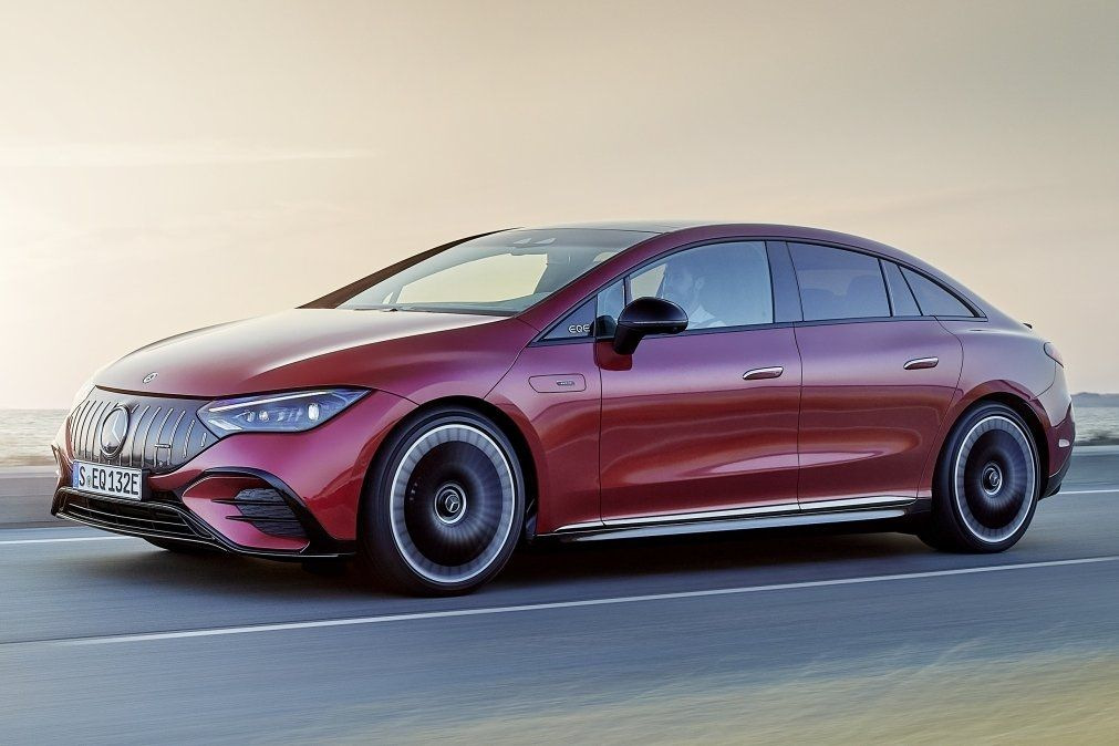 Mercedes-Benz EQE (V295) elektriskā sedana apskats