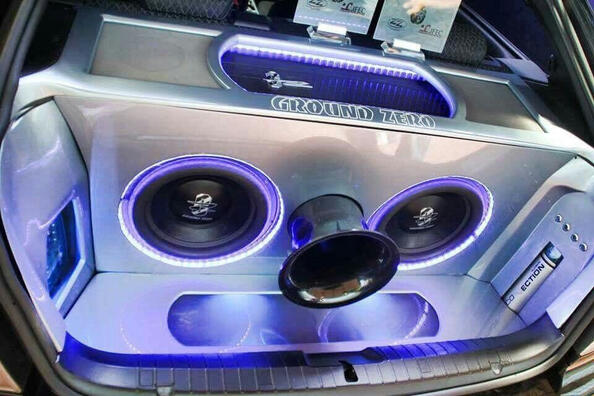 Kā izvēlēties auto pastiprinātāju: padomi un ieteikumi