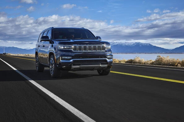 Jeep Grand Wagoneer apvidus auto apskats