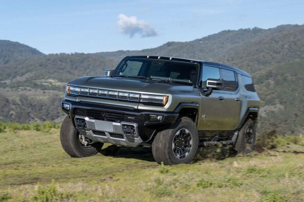 Elektriskā apvidus auto Hummer EV apskats