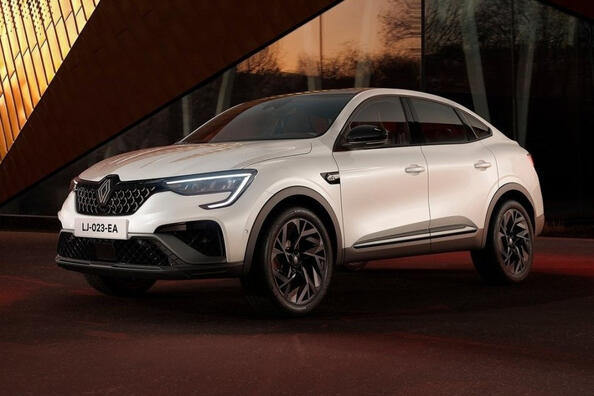 Atjauninātā Renault Arkana krosovera apskats