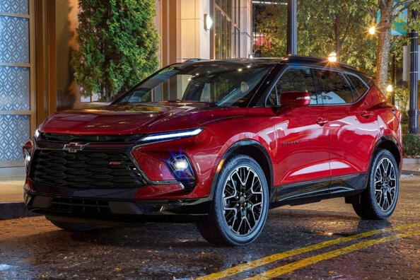 Atjauninātā Chevrolet Blazer krosovera apskats
