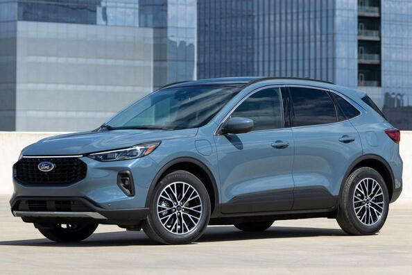 Atjauninātā Ford Escape krosovera apskats