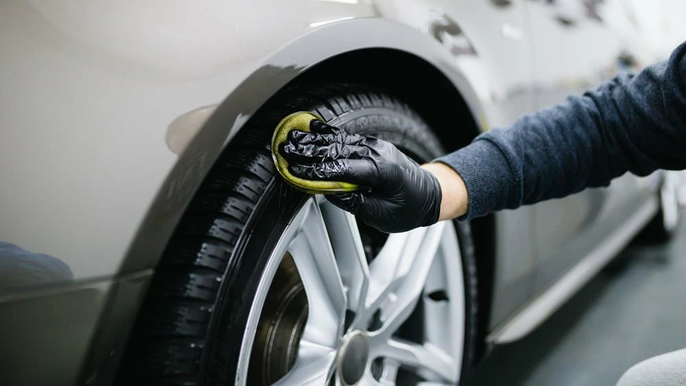 Kā pareizi kopt auto riepas: padomi un ieteikumi