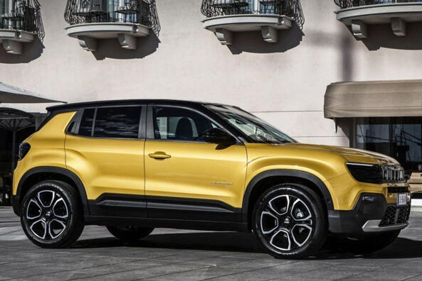 Jeep Avenger EV elektriskā krosovera apskats