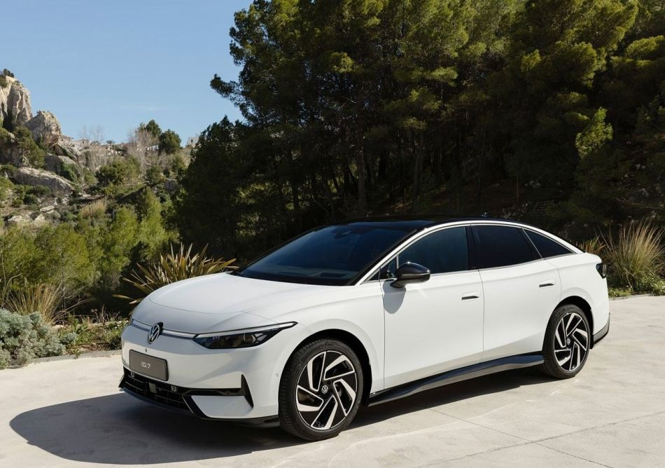 Elektriskā aizmugures piedziņas liftbeka Volkswagen ID.7 apskats