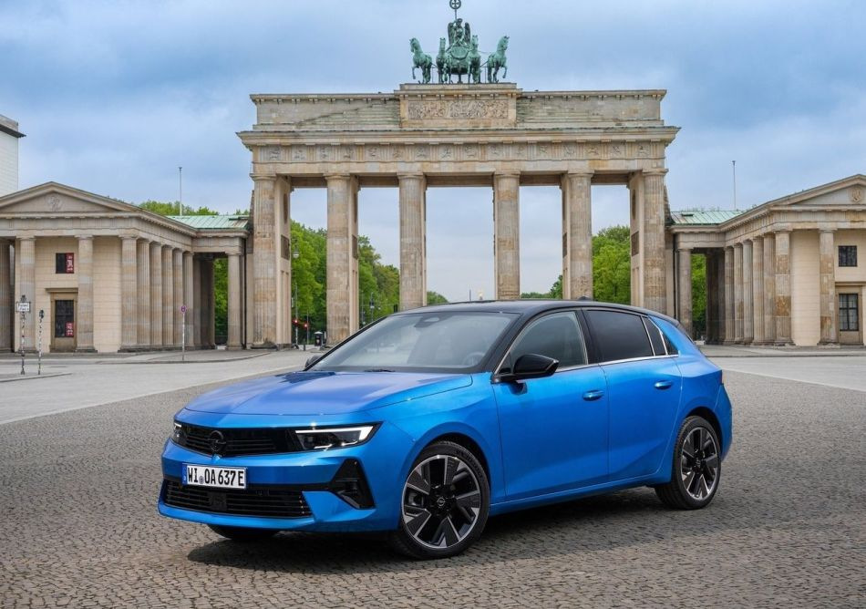 Elektriskais kompaktais hečbeks Opel Astra Electric