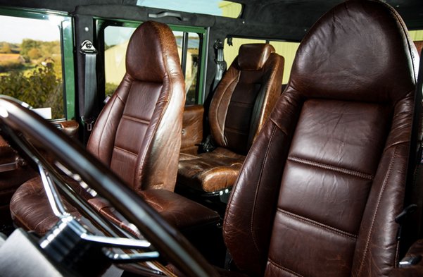 Kā pareizi kopt automašīnas ādas salonu