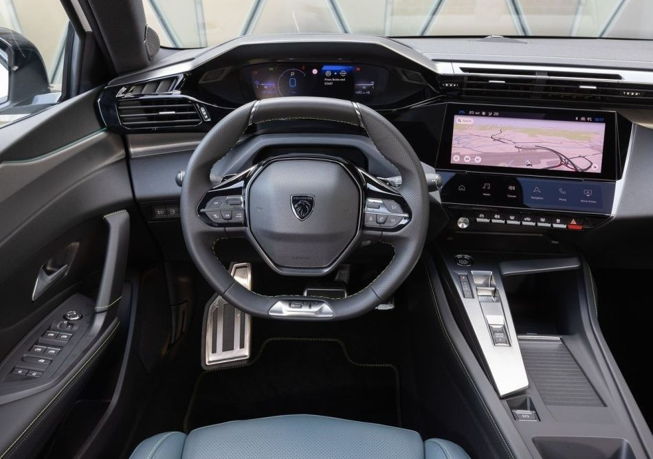 Kompaktā elektriskā hečbeka Peugeot e-308 apskats