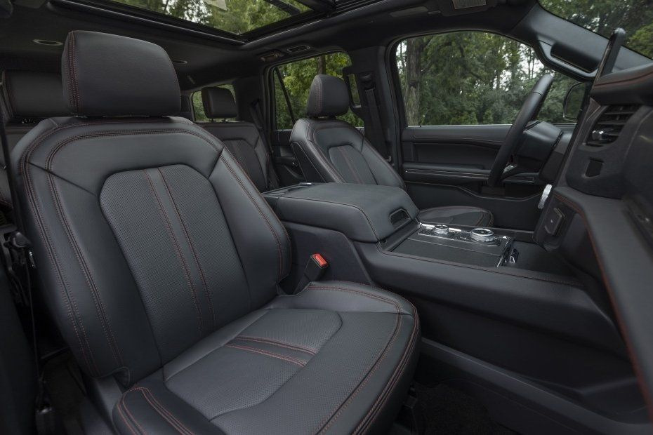 Modernizēts ceturtās paaudzes Ford Expedition apvidus auto