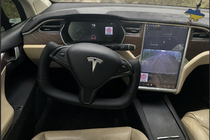 Tesla Model X 2015– Sporta stūre (ādas aizvietotājs ar oglekļa šķiedras ieliktņiem) foto 6