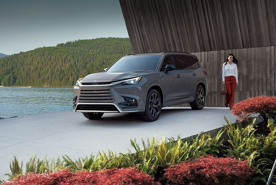 Apskats: jaunais Lexus ТX apvidus auto