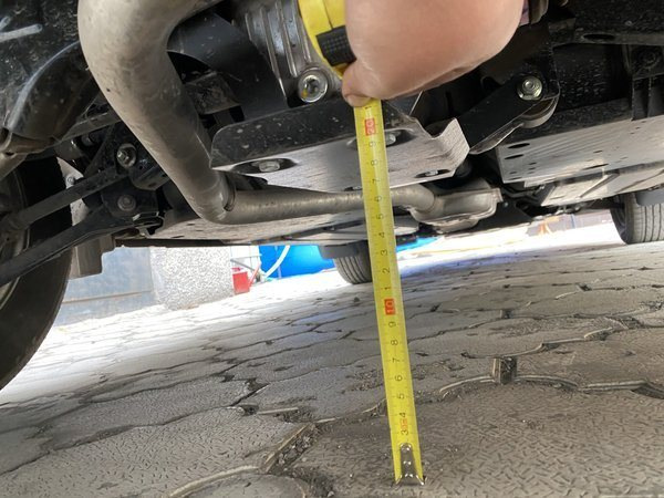 Kas ir automašīnas klīrenss: mērīšana un atšķirības starp modeļiem