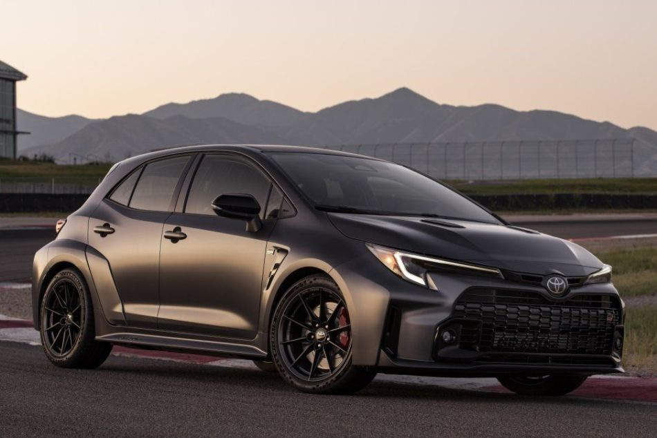 "Uzlādēts" pilnpiedziņas hečbeks Toyota Corolla GR