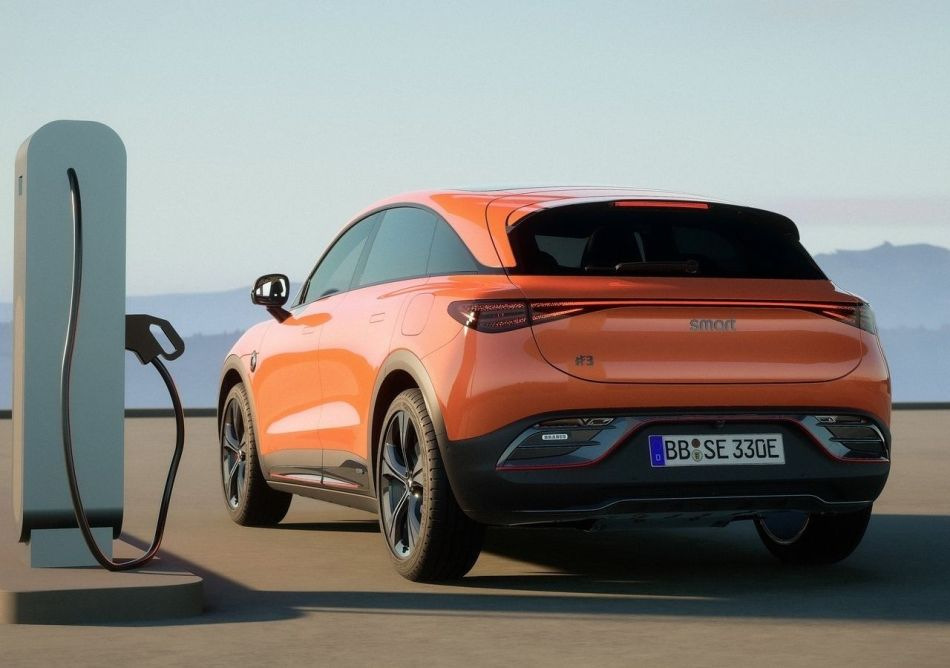 Elektriskā subkompaktā krosovera Smart #3 apskats