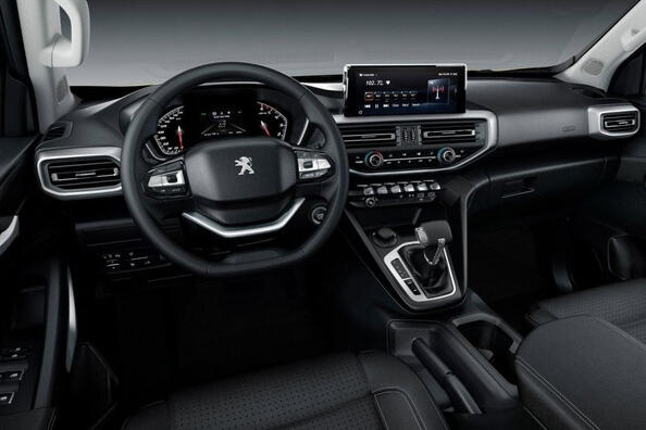 Peugeot Landtrek pilnpiedziņas pikapa apskats Foto 6