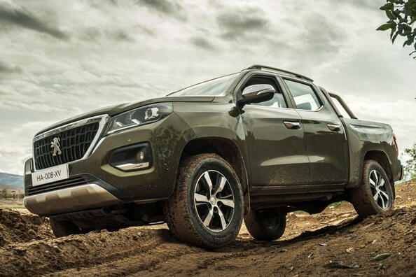 Peugeot Landtrek pilnpiedziņas pikapa apskats Foto 2