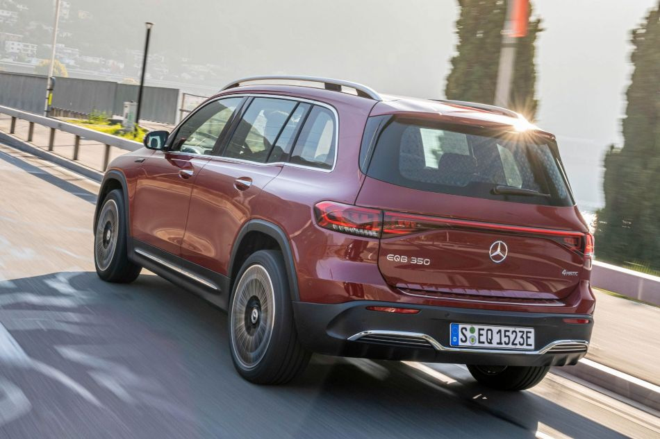 Mercedes-Benz EQB: elegants elektriskais krosovers