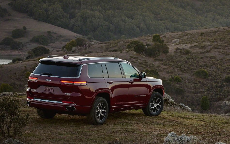 Jeep Grand Cherokee L apskats: greznība un spēks