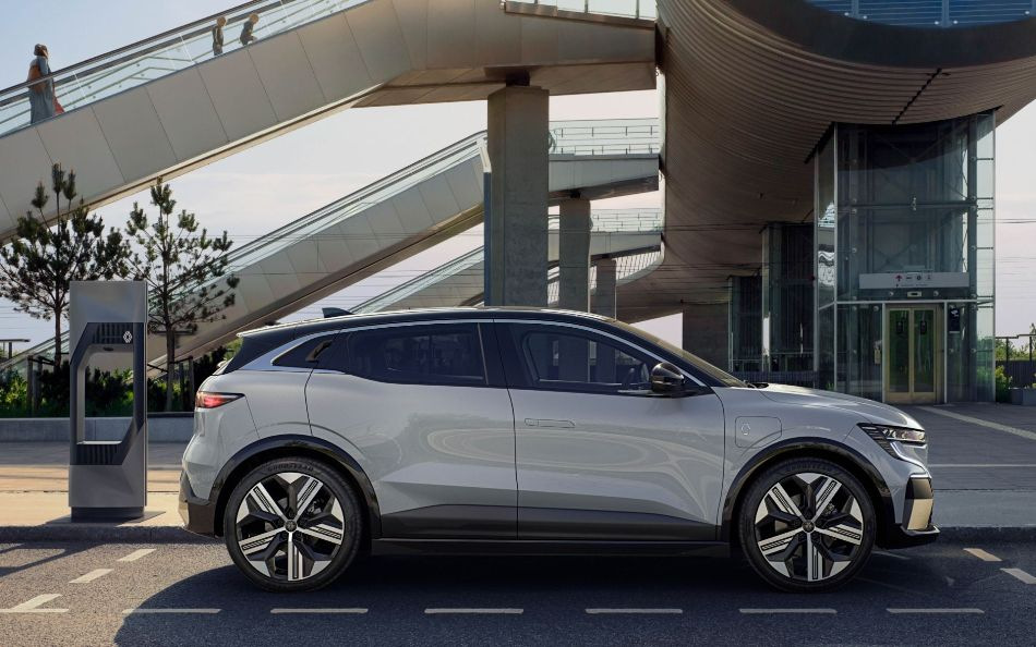 Renault Megane E-Tech elektriskā hečbeka apskats