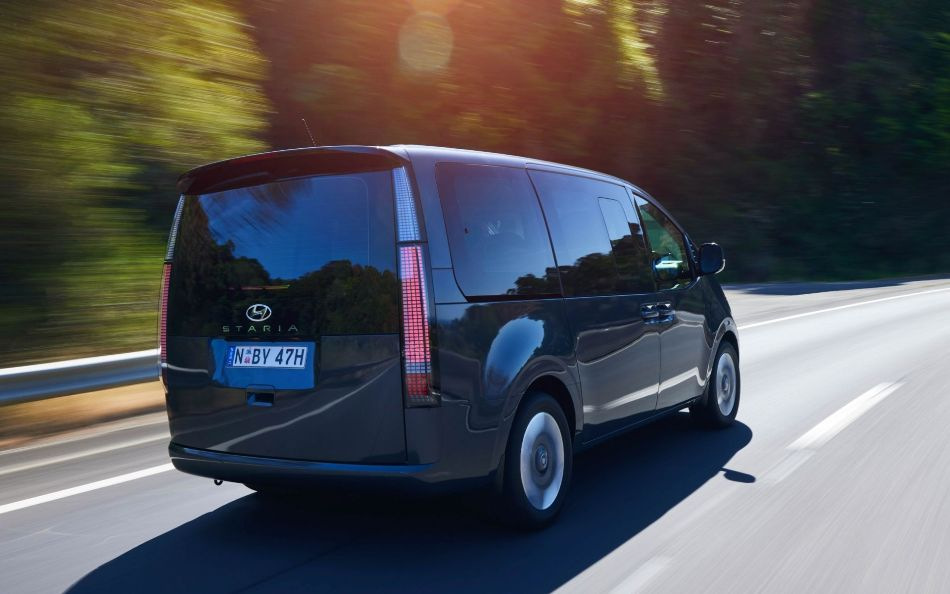 Hyundai Staria minivena apskats