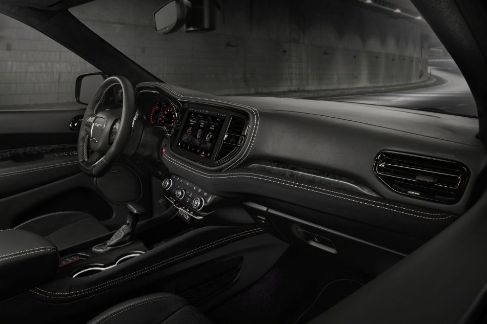 Apskats: augstas veiktspējas krosovers Dodge Durango
