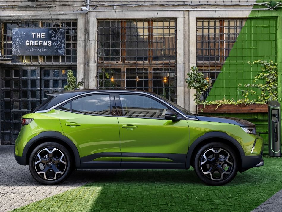 Elektriskā pilsētas krosovera Opel Mokka-e apskats