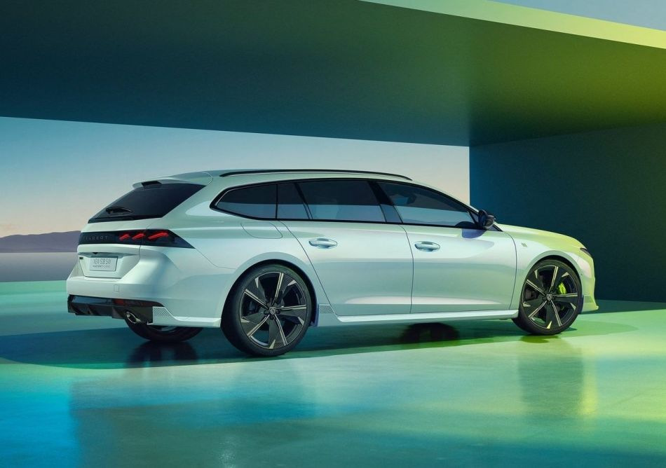 Atjauninātā universāļa Peugeot 508 SW apskats