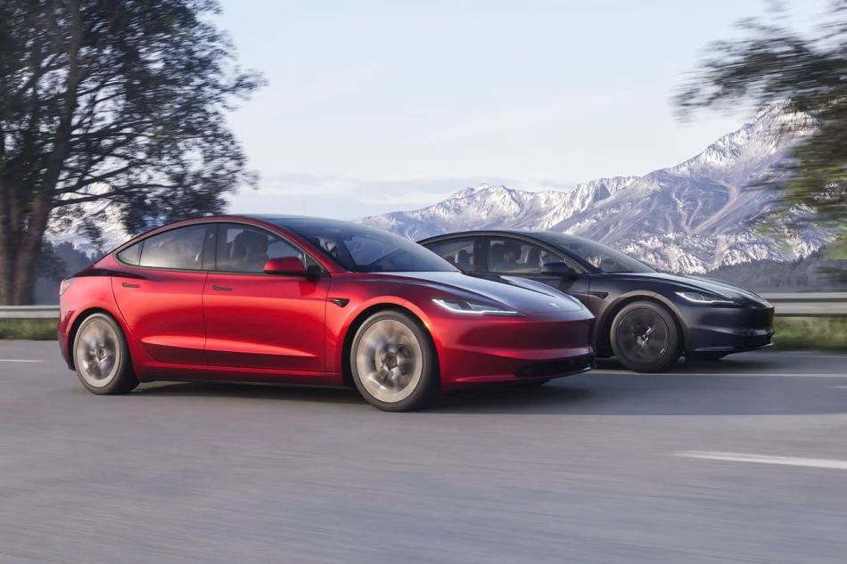 Atjaunināts elektriskais sedans Tesla Model 3