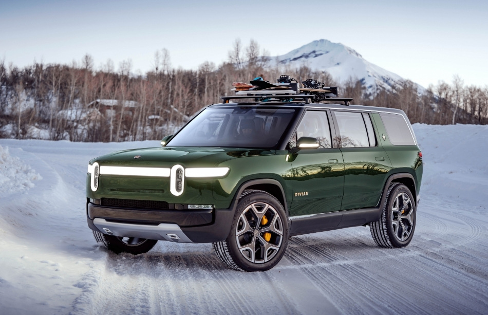 Elektriskā SUV Rivian R1S apskats