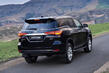 Toyota Fortuner: mūsdienīga apvidus auto iemiesojums foto 4