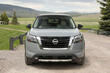 Apskats par piektās paaudzes apvidus auto Nissan Pathfinder foto 1
