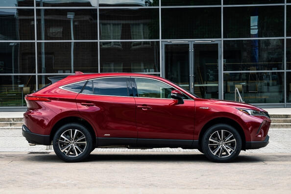 Apskats: otrās paaudzes Toyota Venza krosovers