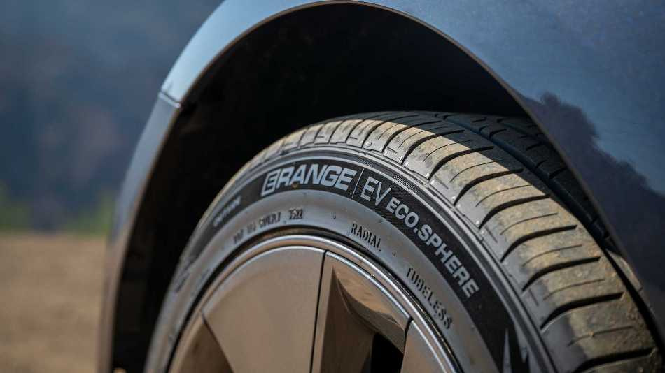 Elektroauto riepas: galvenās atšķirības un kā izvēlēties