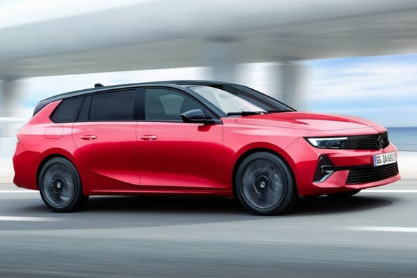Opel Astra Sports Tourer Electric elektriskā universāļa apskats