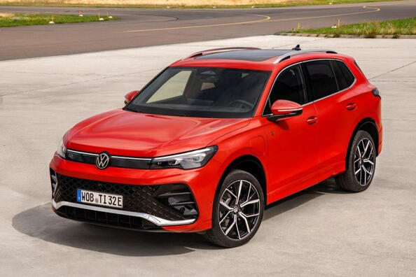 Volkswagen Tiguan jaunās paaudzes krosovera apskats Foto 1