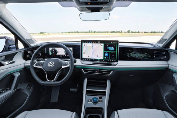 Volkswagen Tiguan jaunās paaudzes krosovera apskats Foto 5