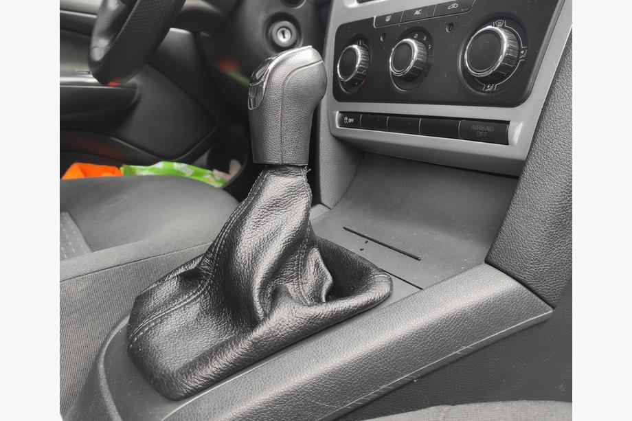 Skoda Octavia II A5 2010–2013 Ādas pārnesumu pārslēga manžeta Image