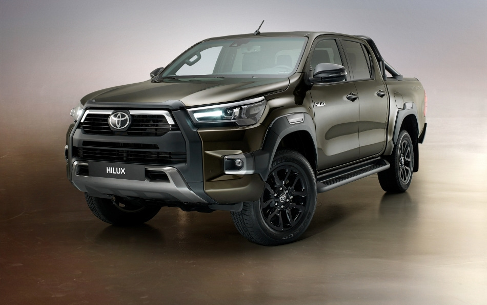 Toyota Hilux: leģendārais pikaps atjaunotā izskatā