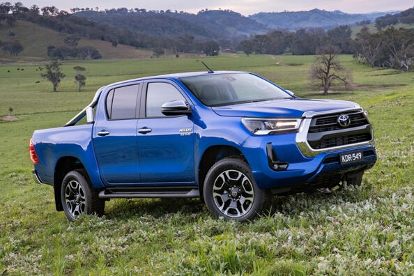 Toyota Hilux: leģendārais pikaps atjaunotā izskatā