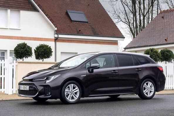 Suzuki Swace: praktisks universālis ar hibrīda “sirdi”