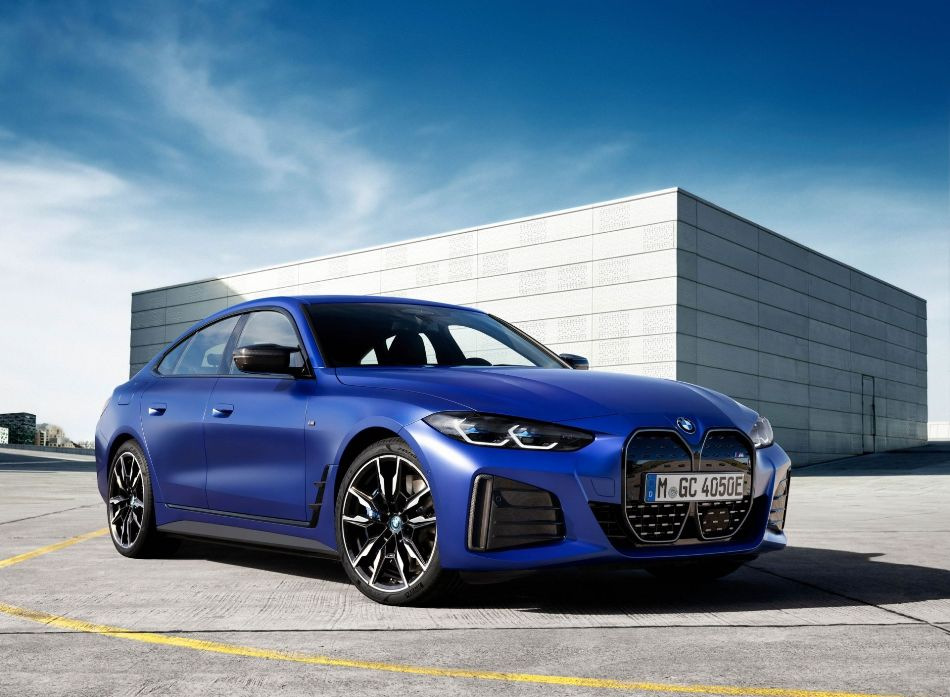 Elektriskā liftbeka BMW i4 apskats