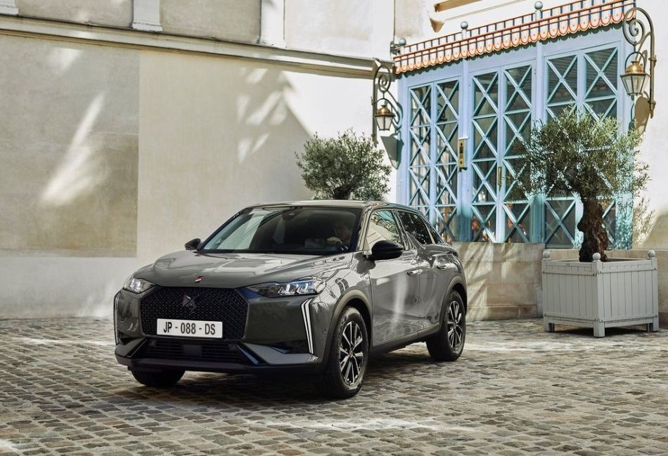 Atjaunotā elektriskā krosovera DS 3 E-Tense apskats