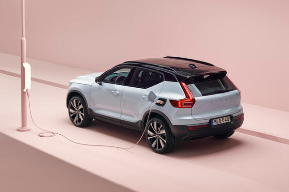 Elektriskais pilnpiedziņas krosovers Volvo XC40 Recharge