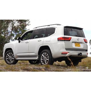Aizmugurējās gabarītgaismas (LED) Toyota Land Cruiser 300 2021– foto 2